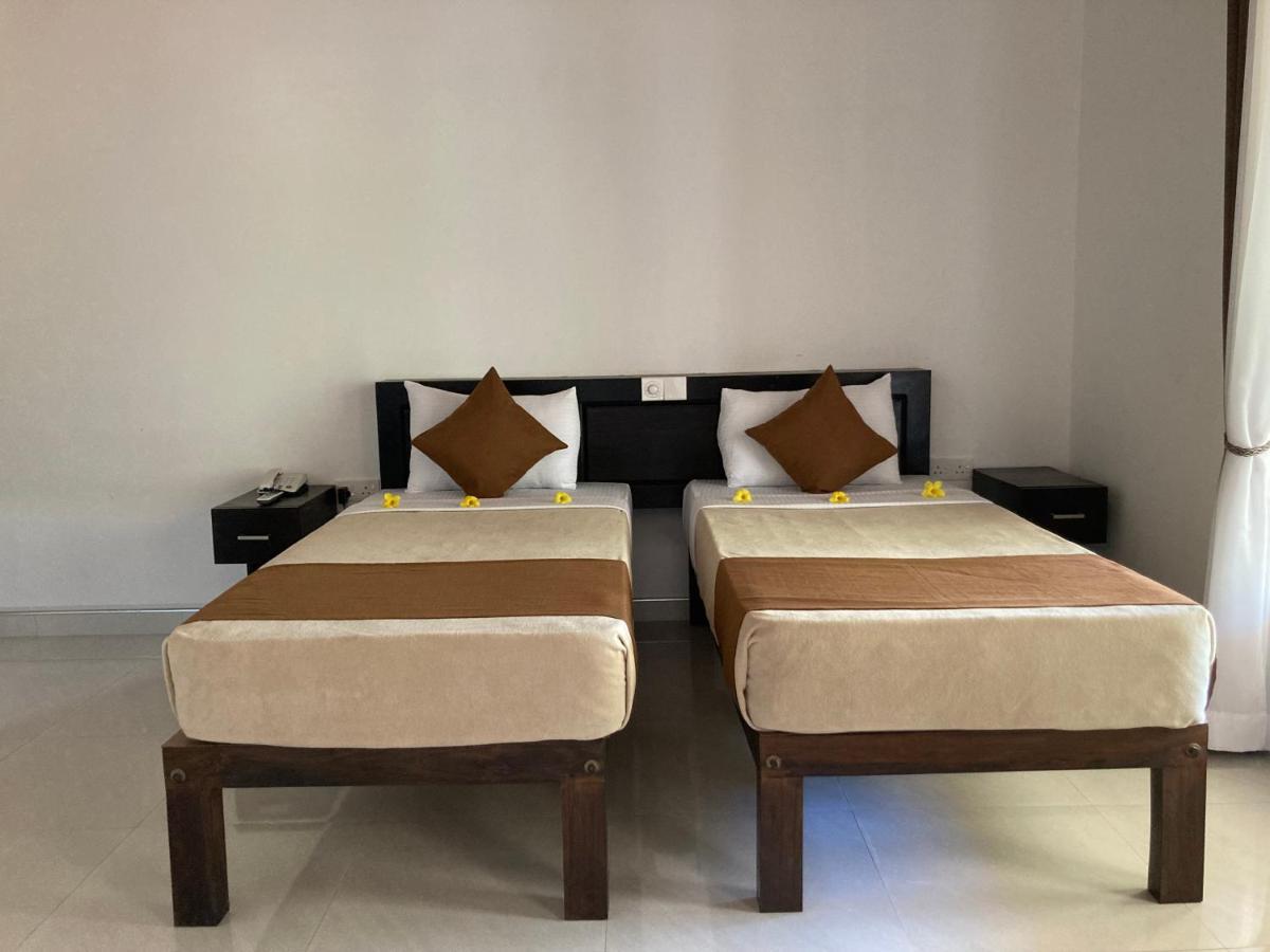 The View Hotel Сигирия Экстерьер фото